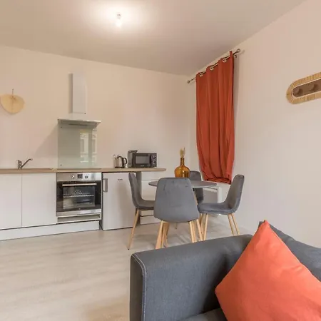 Apartment Le Corail - 1 Chambre, Ideal Couple, Parking, 10min Canal Du Midi Castelsarrasin
